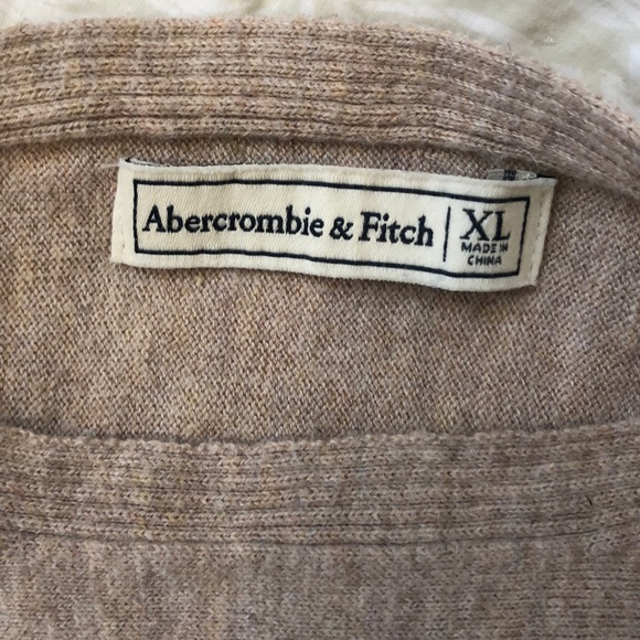 Abercrombie & Fitch sweater - Picture 3 of 4